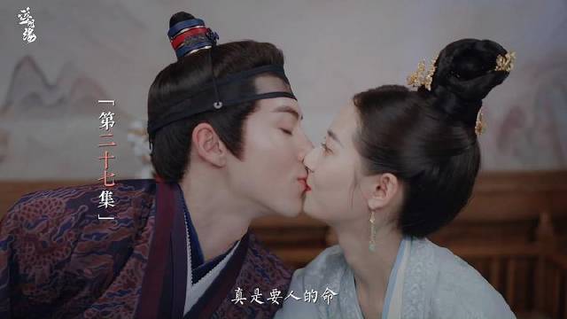 初见时未曾想过会有这样深的羁绊，回头再看，却是如此熠熠生辉