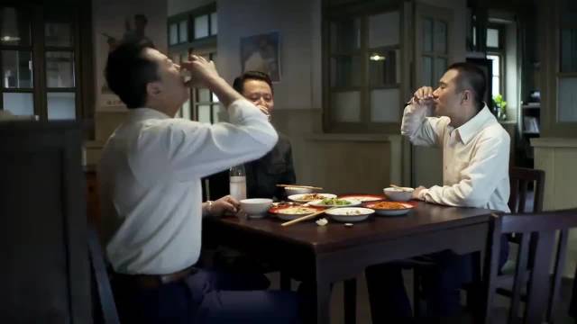 父母爱情：大嫂做菜很细致，被德华吐槽穷毛病，瞬间不敢说话