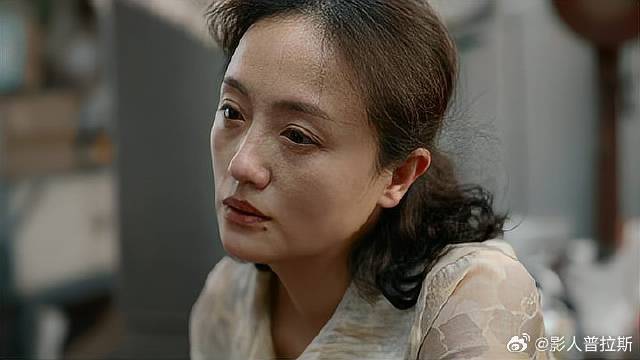 姑妈不再劝侄女，非要她养自己的弟弟，侄女瞬间泪奔了