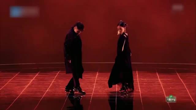 檀健次成功追星，跟张韶涵合唱《光之翼》，圆梦了