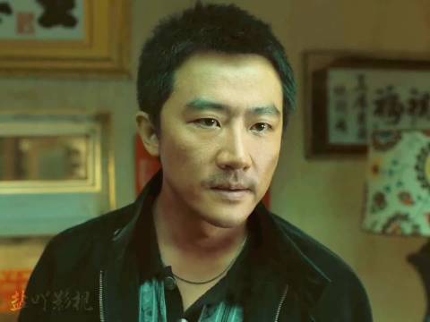 “黑老大刚出狱就被欺负，这下忍不了了”黄轩柳岩