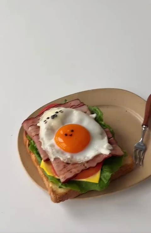 沉浸式早餐海豹煎蛋三明治
