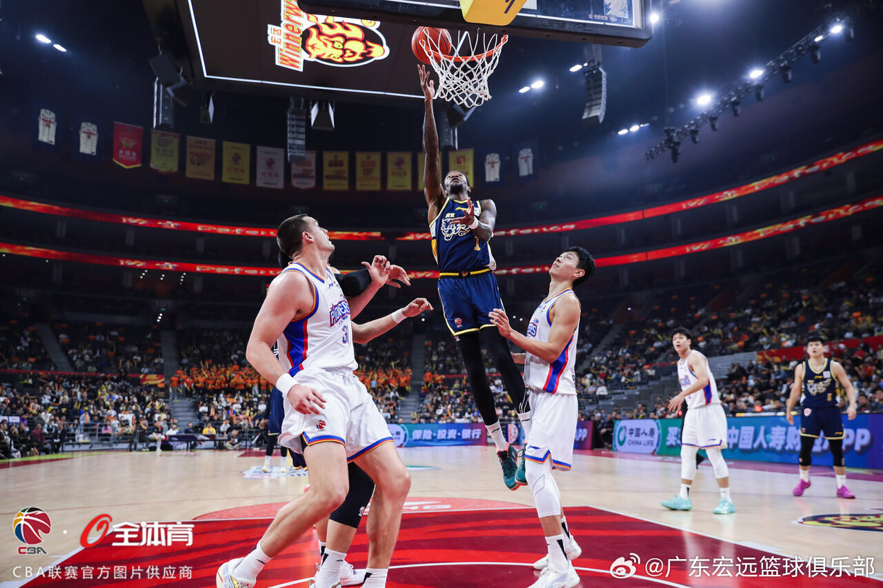 广东东阳光末节发力胜天津，萨姆纳39分胡明轩关键8分