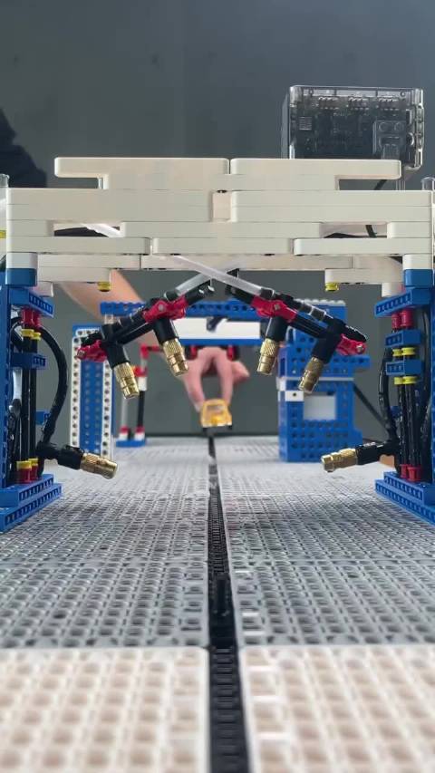乐高搭建洗车场景，洗车模，有点意思啊