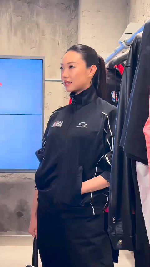 王佳佳宋妍霏亮相BALENCIAGA，演绎NBA联名系列