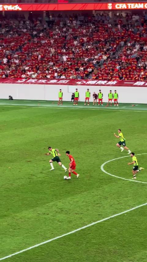 王钰栋亚洲杯扛锋线重任，助队创历史首进决赛