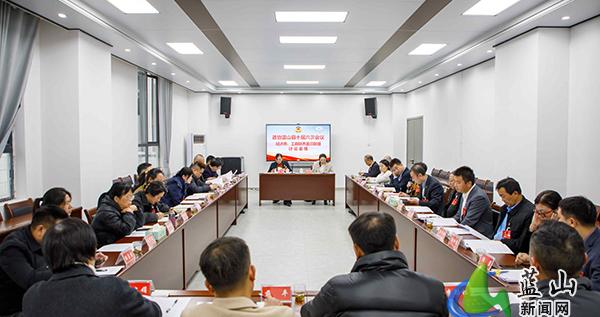 县市区两会丨蓝山：邓群参加政协经济界别、工商联界别分组讨论