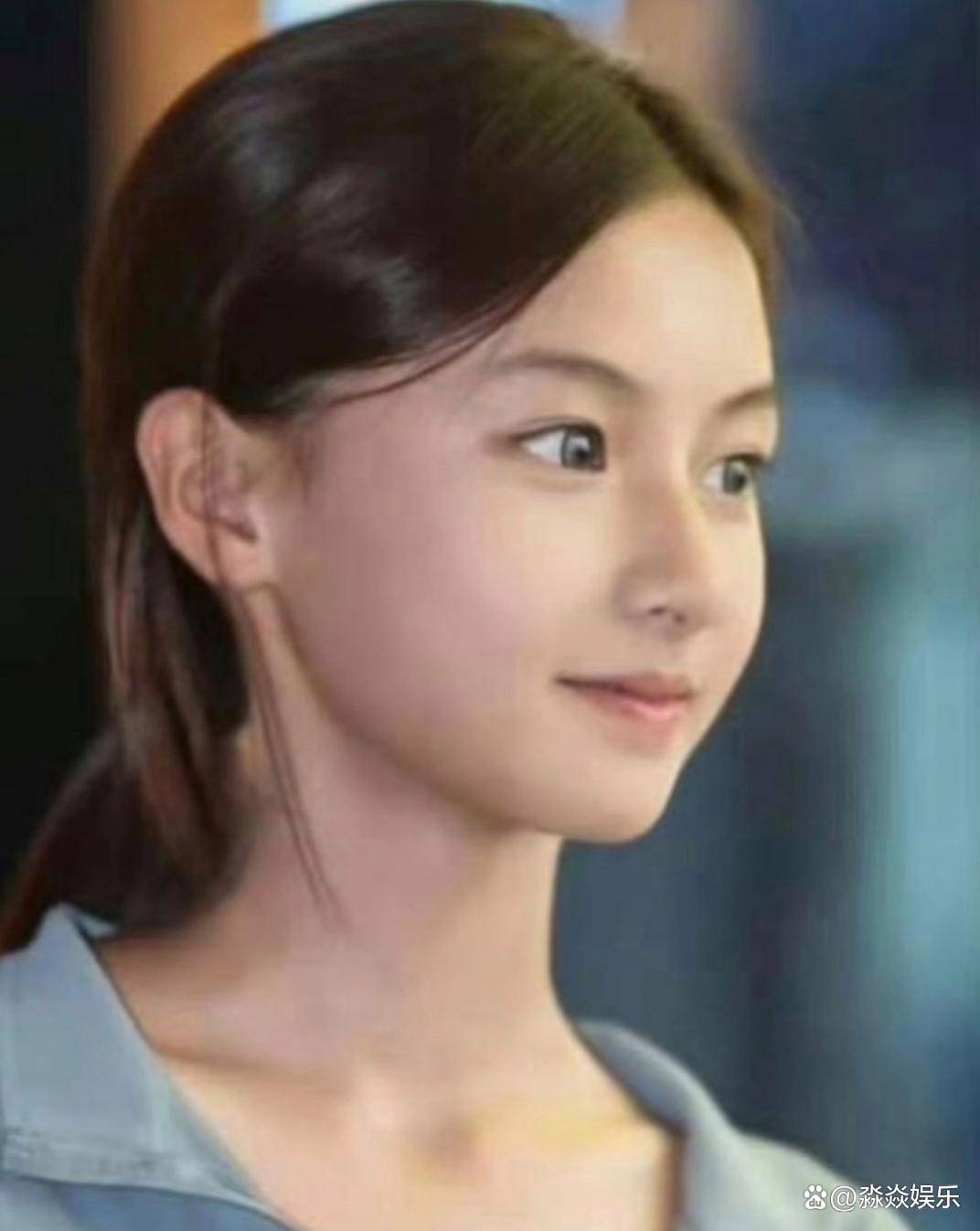 15岁七七拒绝于正、签约中都，未成年演艺的选择题该怎么答?