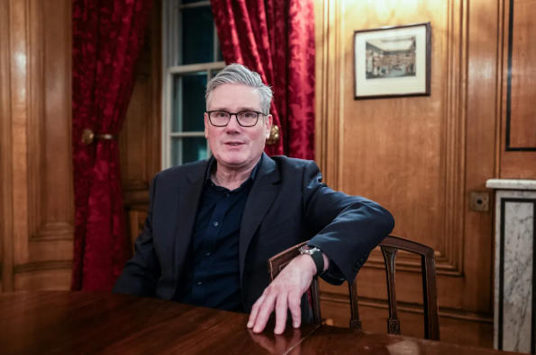 26日，斯塔默接受彭博社专访 外媒