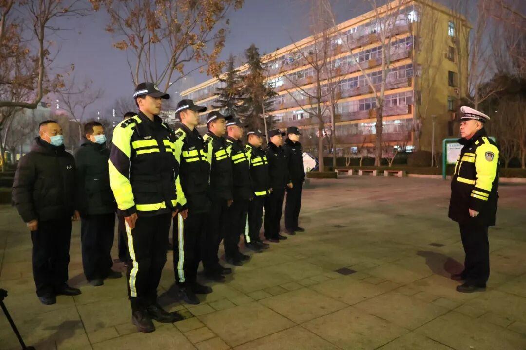 一线直击｜菏泽牡丹区严查飙车改装，多辆违法“改装车”落网