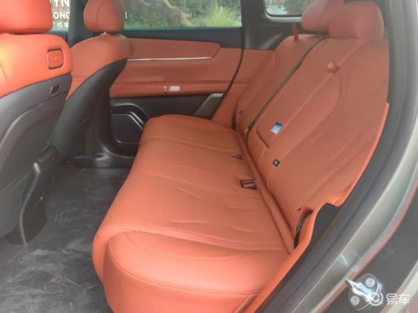 长安启源C798配备主副驾座椅加热通风按摩记忆、后排座椅加热通风