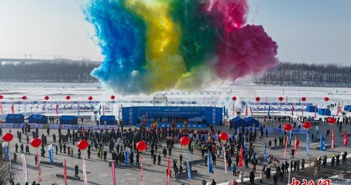 国际青少年U系列越野滑雪挑战赛铁力开赛 林海雪原燃起“速度与激情”