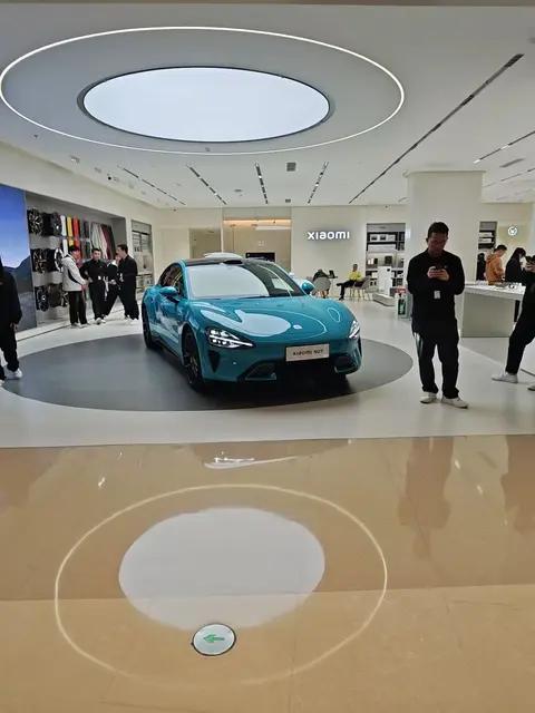 论操控，小米Su7很棒，但貌似特斯拉Model 3更胜一筹