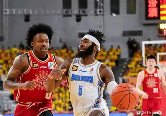 曾凡博伤退，张宁六犯离场，北汽客场再胜山西拿到总决赛赛点