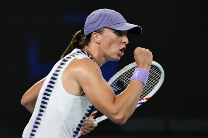 3个6-1!斯瓦泰克2-1胜卡林斯卡娅,晋级澳网女单16强