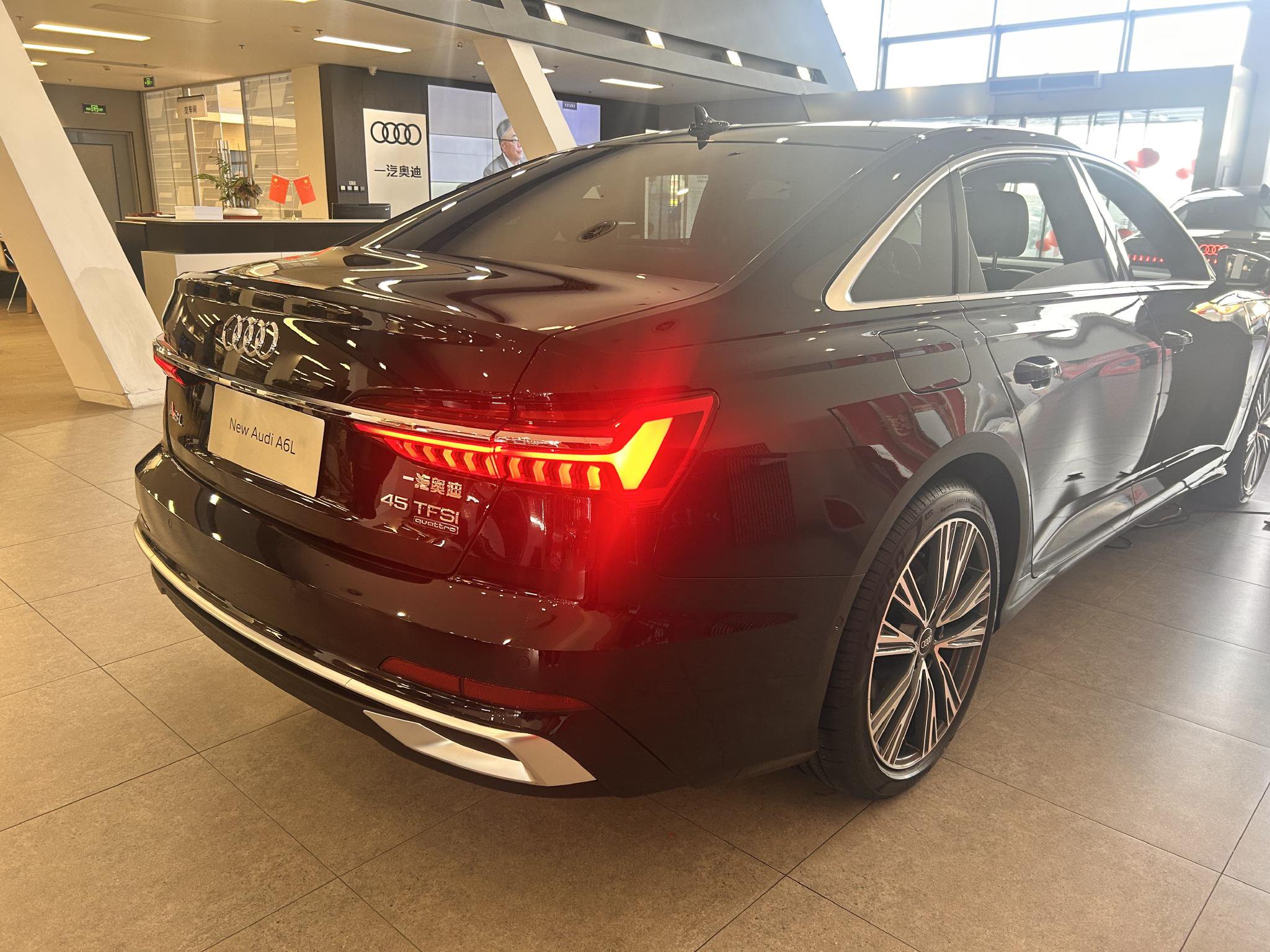 实探北京奥迪4S店：现款直降超15万元！销售称新车或涨价