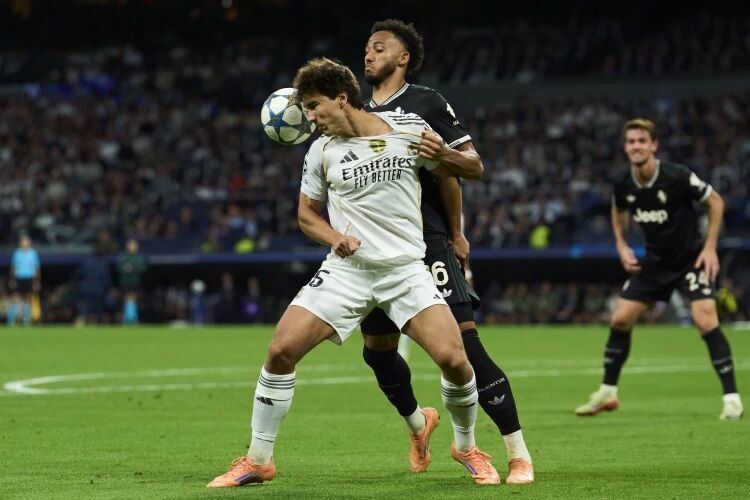 【皇马新闻】马卡:皇马有意利用罗德里合同情况展开求购!阿隆索:皇马在关注市场!维尼修斯续约仍处于僵局!