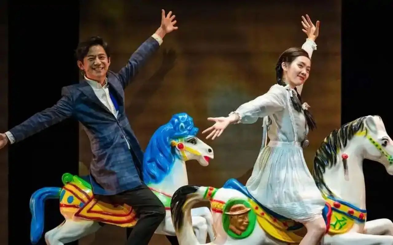 “国民闺女”黄多多   在上海与何炅联袂演出