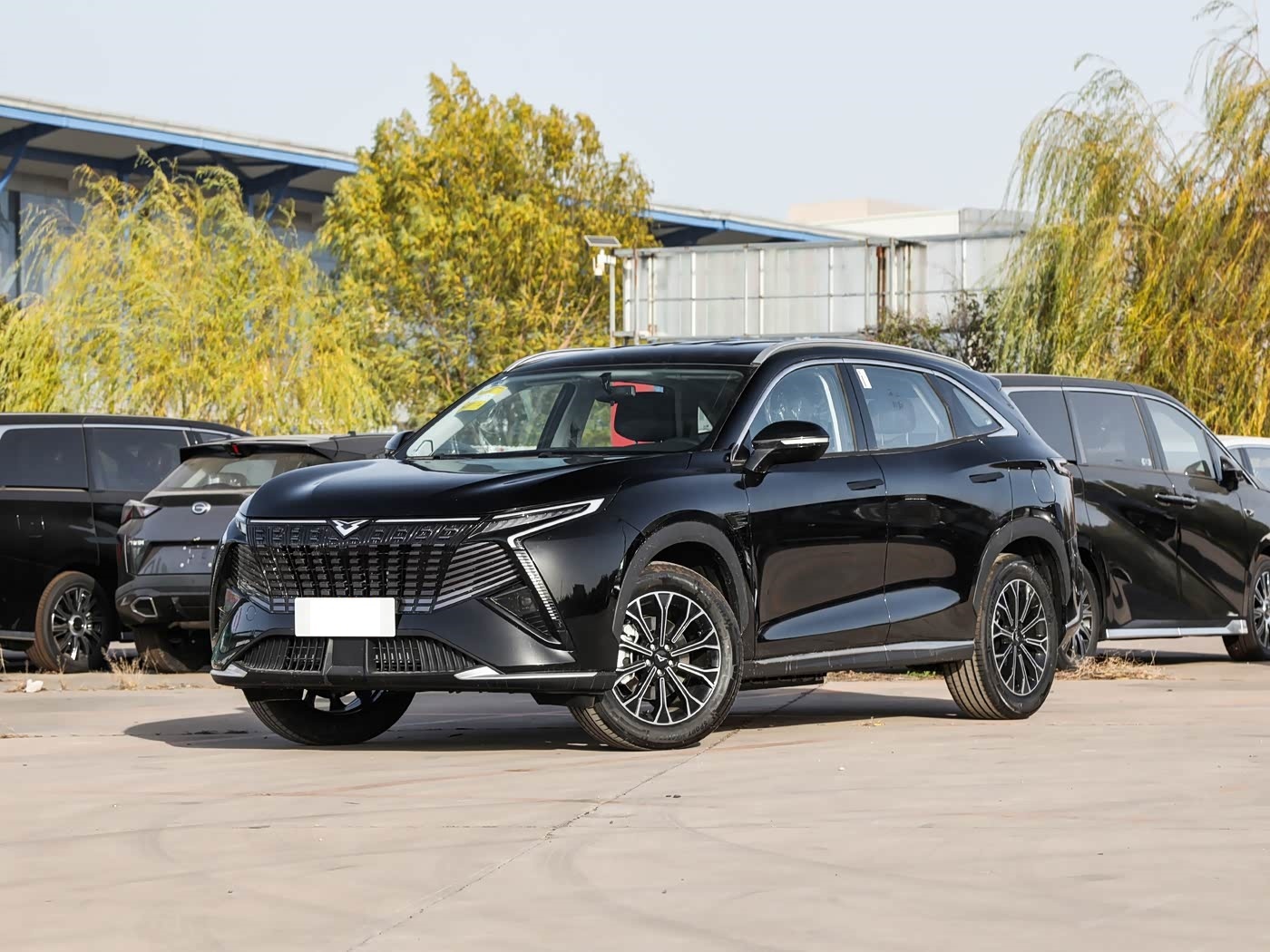 这款中型插混SUV成10万级“黑马”!7座布局可选,搭宁德时代电池