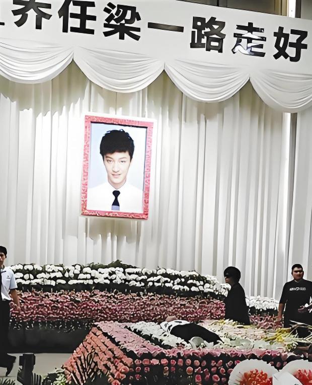 乔任梁37岁冥诞,乔老爷高彩萍现身墓园缅怀,好友朱桢也来了二桥陈乔恩朱桢(明朝)_订阅