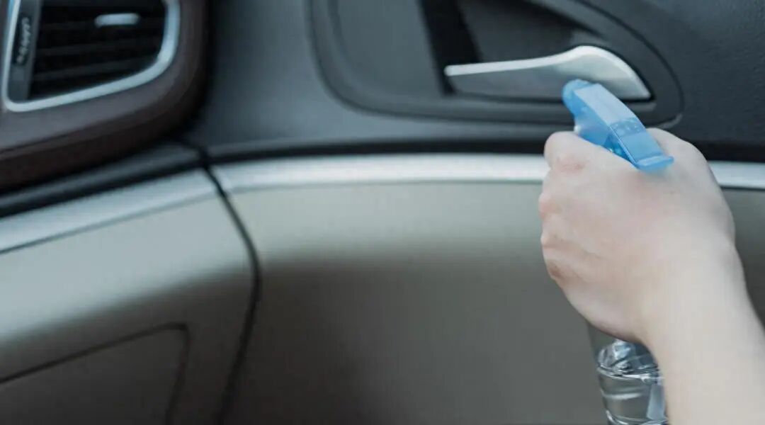 内饰异味:新车味还是塑料味?一周都没散