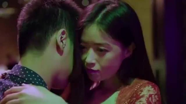 欢乐颂：樊胜美和曲连杰约会一夜未归，而且带十几件名牌回家，关关秒懂