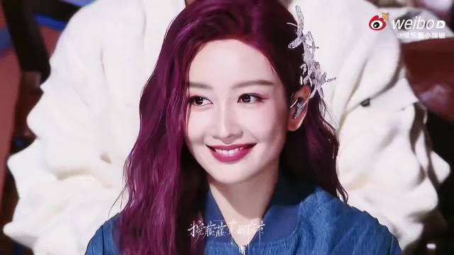 王鸥舞台限定发色惊艳全场，展现全能ACE实力