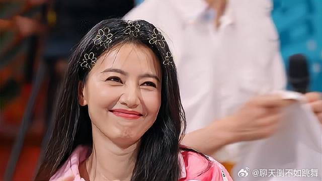 丁程鑫为了帮秦霄贤圆梦，直接不挡高圆圆的攻击！