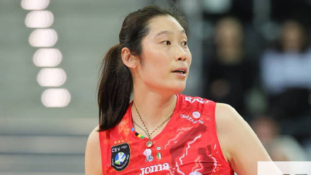 朱婷欧冠小组赛垫调自扣后三进攻连发