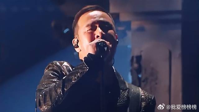 杨坤杨丞琳杀疯，唱摇滚版《孤勇者》，不输陈奕迅！