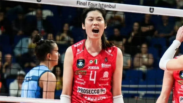 攻防兼备！女排欧冠朱婷上演最疯狂一幕，最霸气一球诞生了