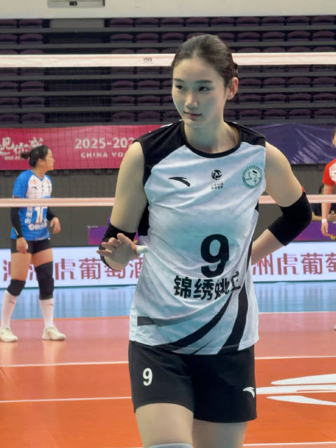 我浙的颜值担当副攻刘雨现场直拍