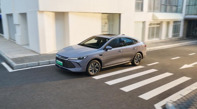 比亚迪加推纯电续航210km混动车型 售价8.98万元起