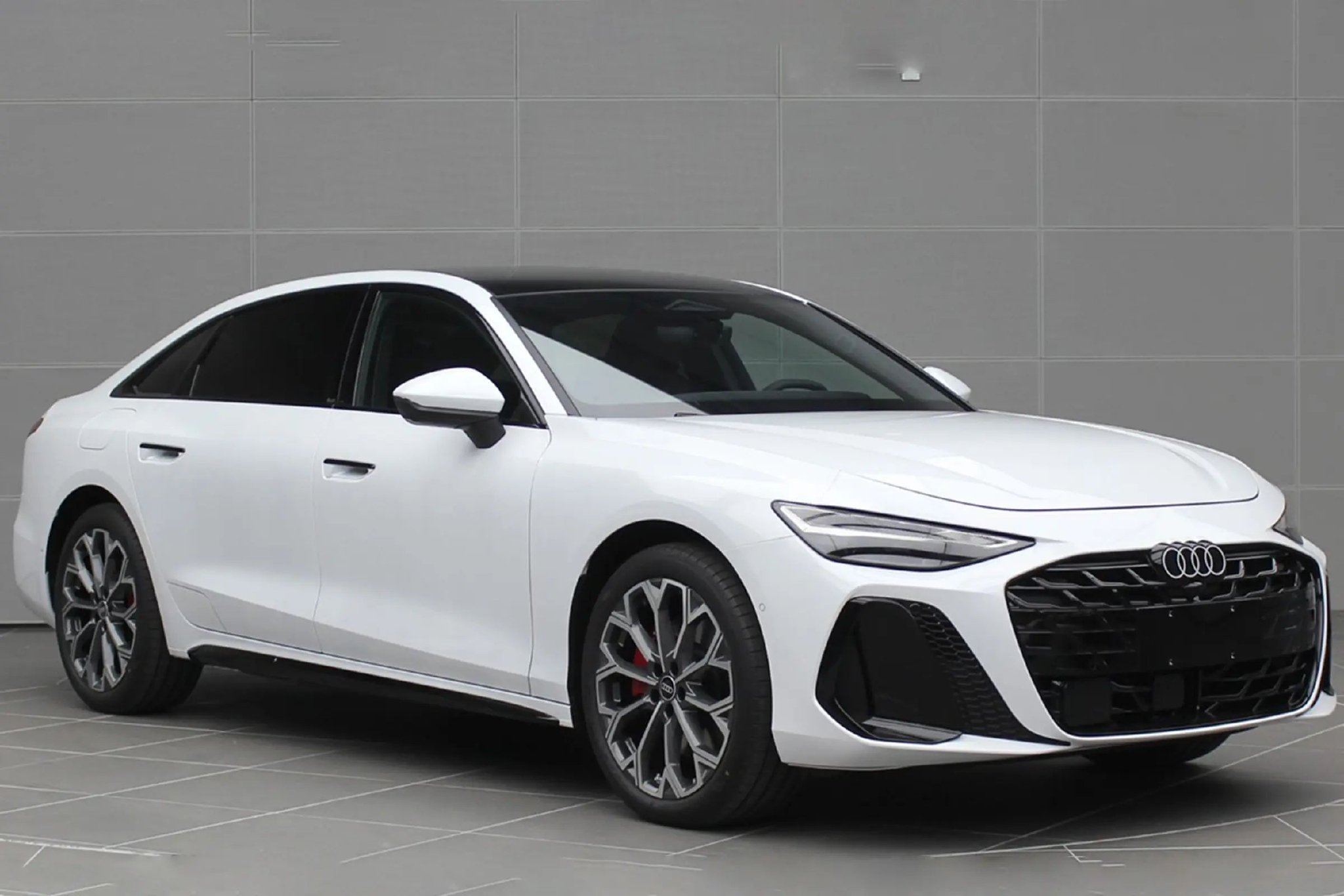 全新一代奥迪A6L全球首发,轴距加长42mm并首搭华为乾崑智驾系统