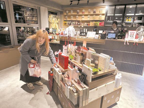 以医药级选品标准打造“药店里的美妆实验室” 张钰芸 摄