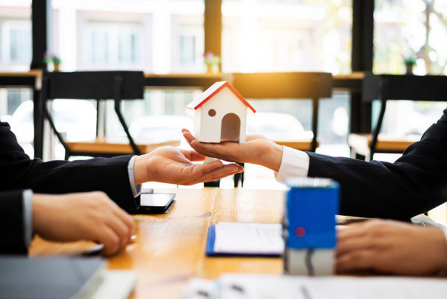 如何评估车辆在碰撞测试中的表现?