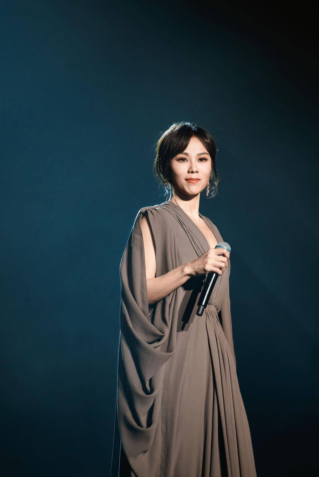 《Let’s Depart! 给世界最悠长的吻 演唱会实录》全球上线，蔡健雅生日送大礼