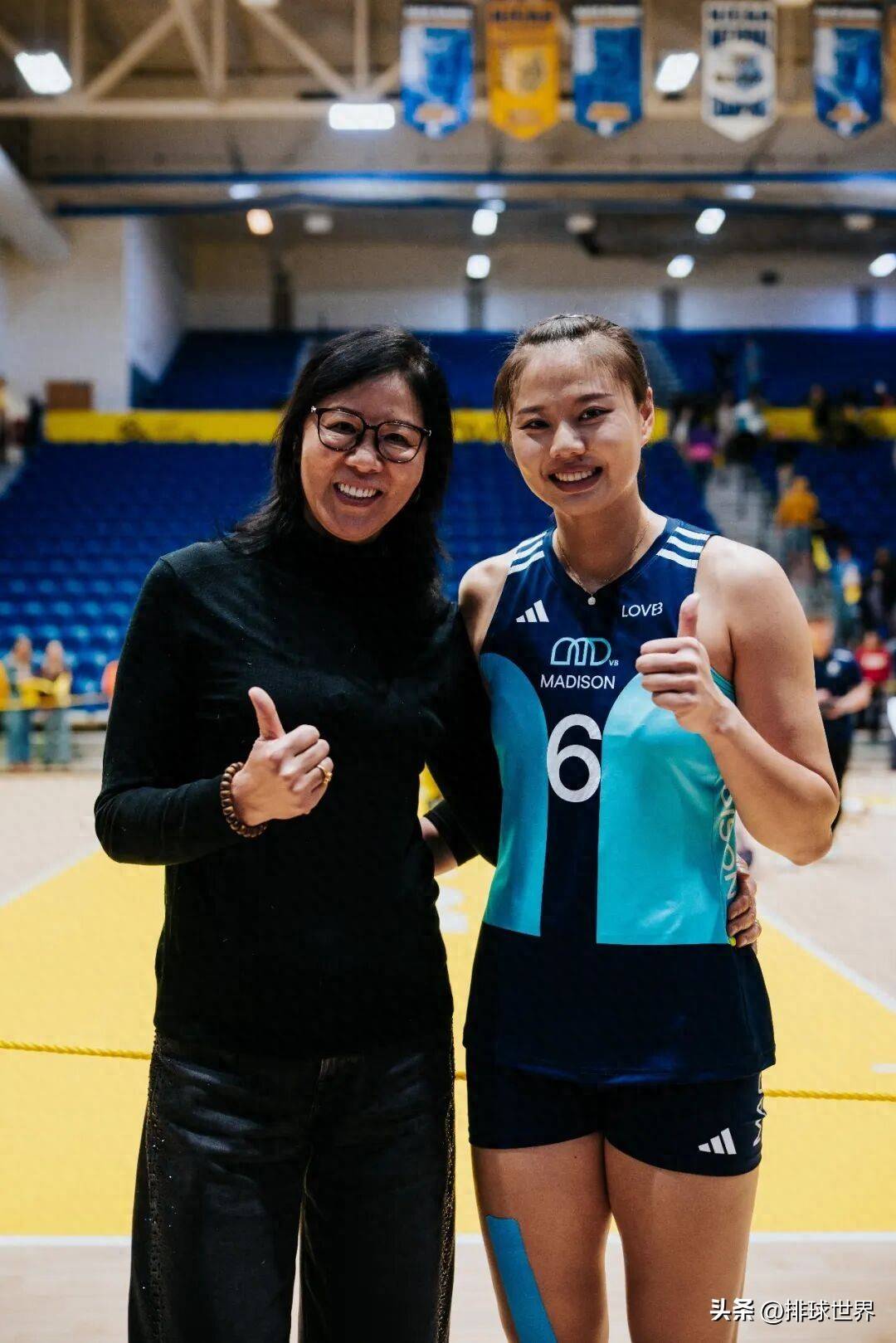 65岁郎平容颜不老现身美国支持龚翔宇麦迪逊女排惜败盐湖城
