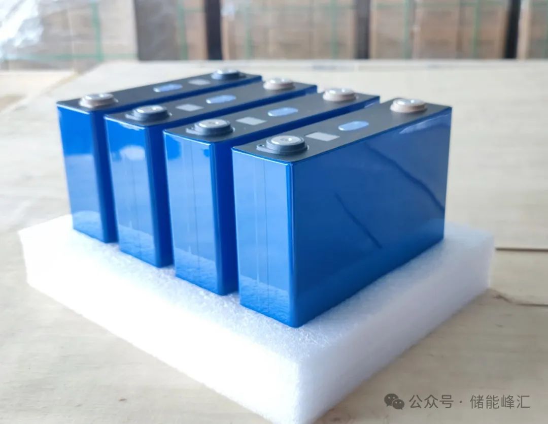 磷酸铁锂电池与三元锂电池应当如何选择?各有什么优缺点?