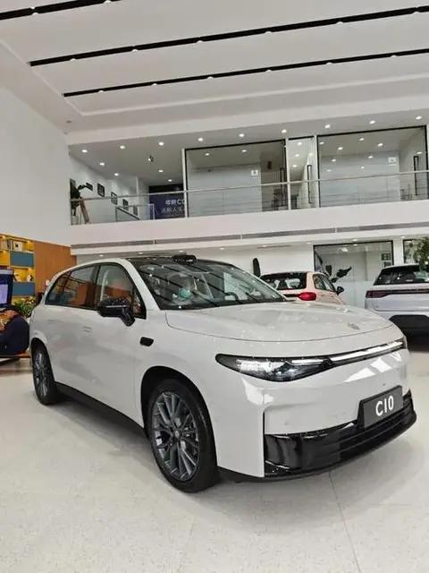 2026款零跑C10的车型配置有哪些不足？