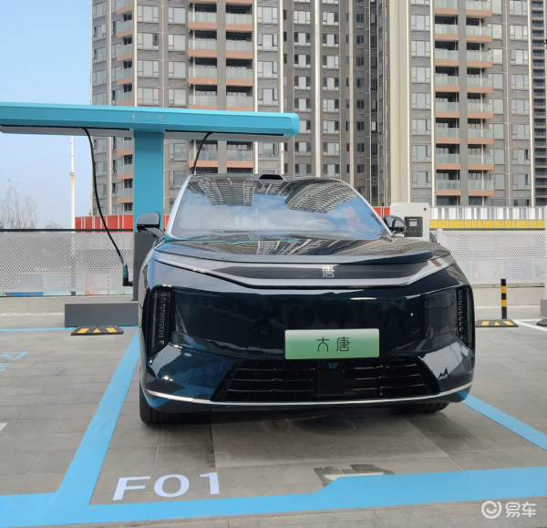 实锤了!比亚迪“大唐”无伪装实车曝光，体型直问界M9?