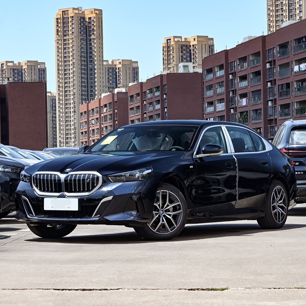 50万内中大型轿车四强对决：电动先锋到美式豪华，谁更懂你？