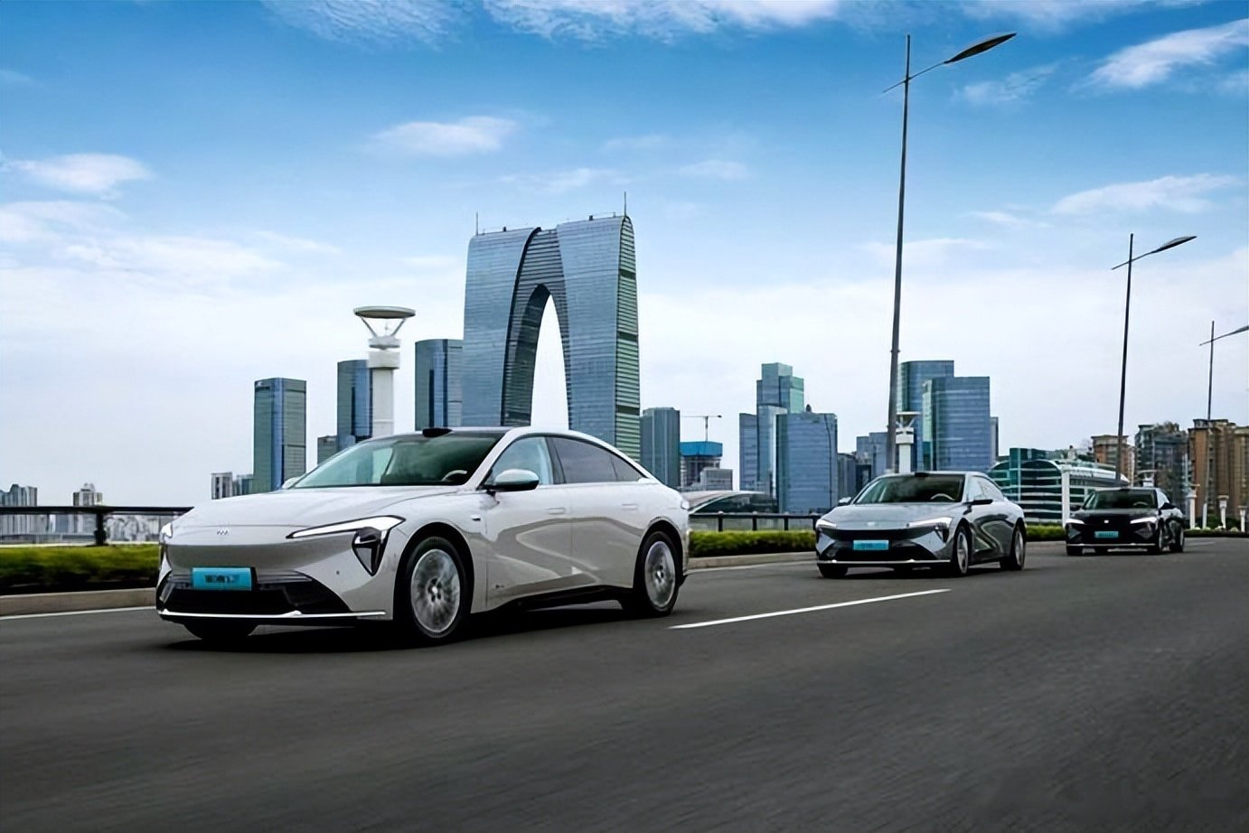 别克至境L7这个预售价格，直接把桌子掀翻再砸烂