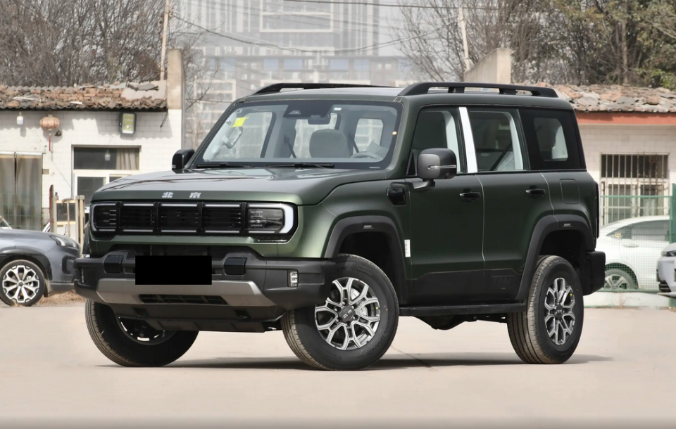 同样是底盘高的SUV,为什么越野车脱困能力更强,城市SUV就不行?