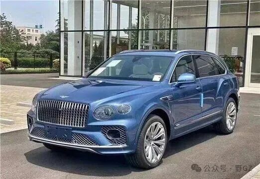 宾利添越语音助手实测:语音控制识别准,科技感拉满?