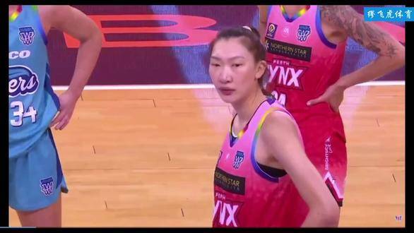 2026年1月27日，珀斯山猫对阵南区飞人的女篮激战中，韩旭高光时刻全记录！
