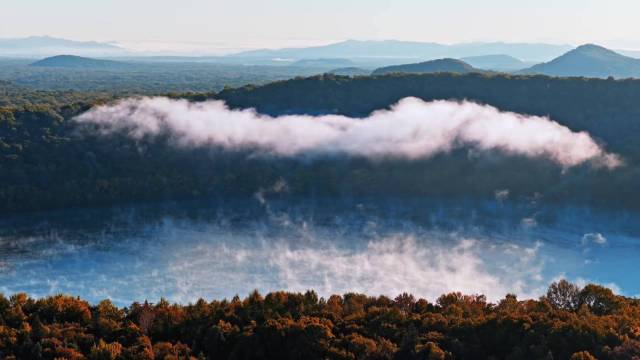 人民日报倡导旅行者心态应对焦虑