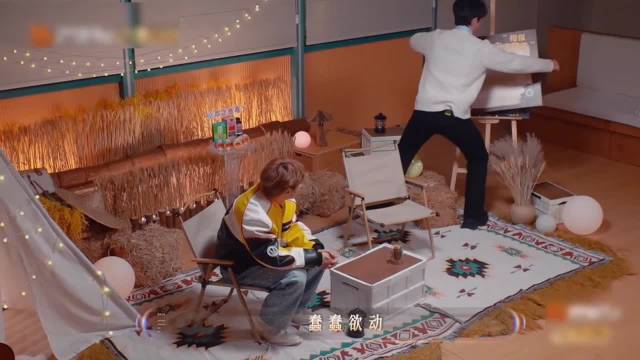 颜人中与学哥哥合作搓肉丸舞引爆笑