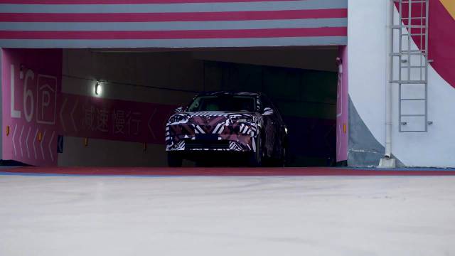 魏牌旗舰伪装车曝光，后轮转向技术颠覆大车体验