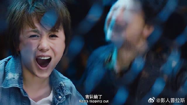 艾迪生对战重量级选手肯，拳拳到肉，这场面燃炸了！